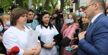 Будь як Ніна на День медсестри